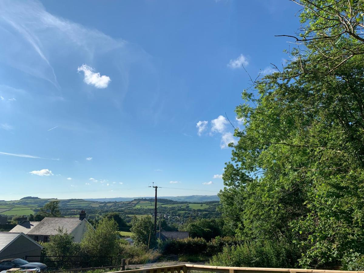 Kabin In The Woods Llandybie المظهر الخارجي الصورة
