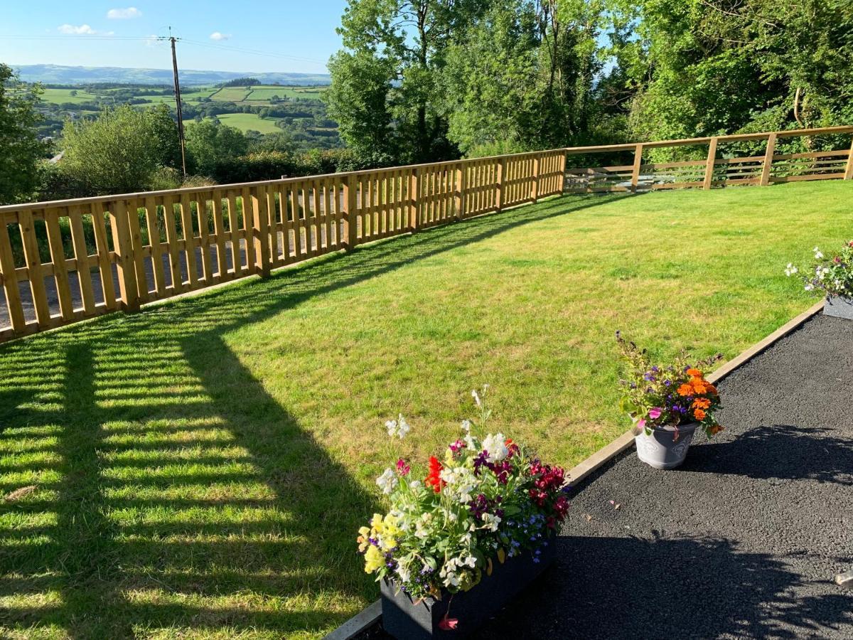 Kabin In The Woods Llandybie المظهر الخارجي الصورة