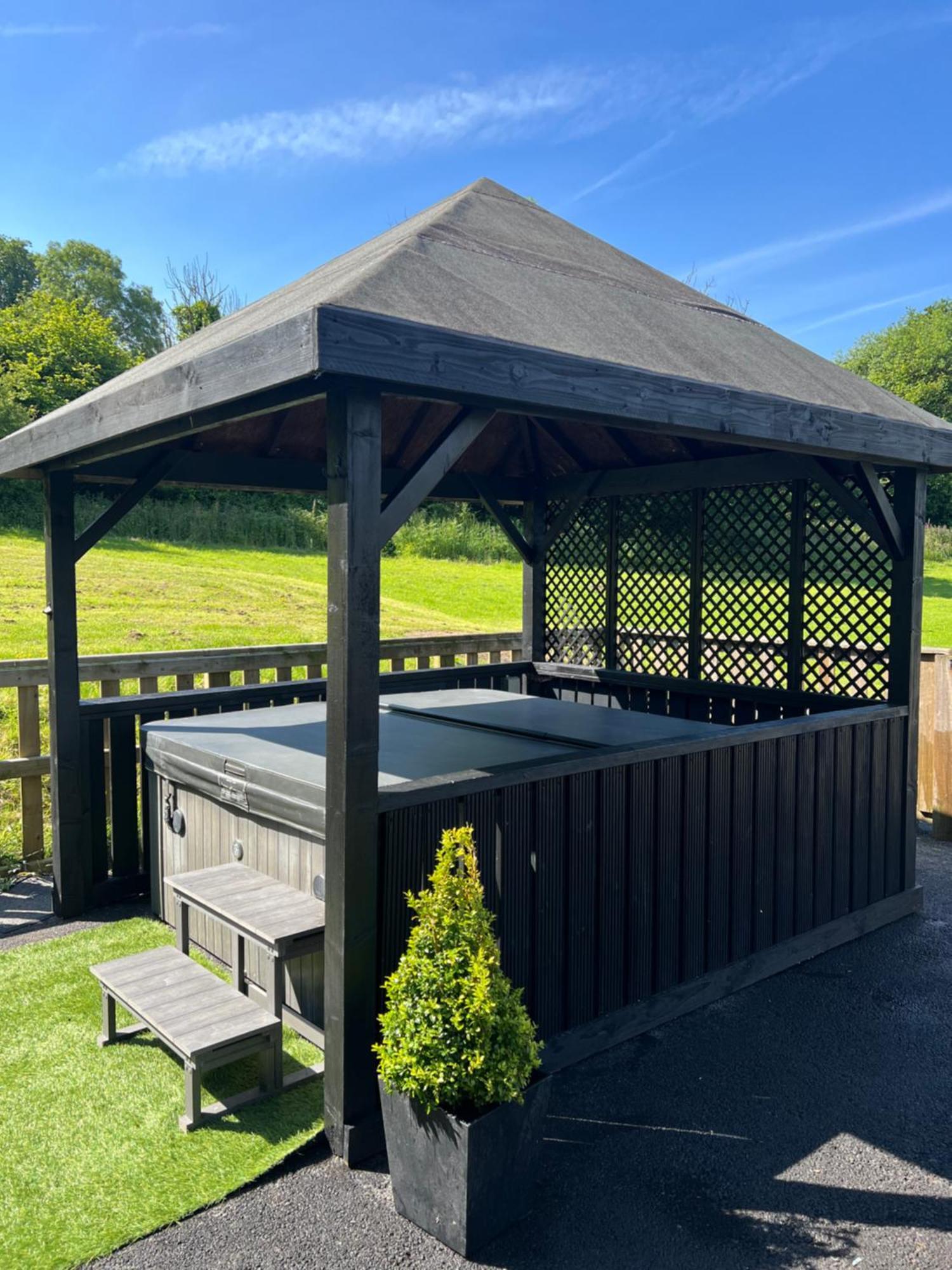 Kabin In The Woods Llandybie المظهر الخارجي الصورة